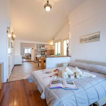 Rooftop On View - Happy * Стреза