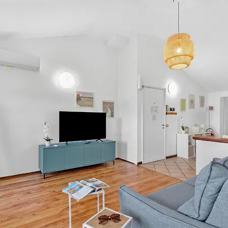 Apartment Rooftop Penthouse - Ac, Lake View With Terrace - Happy Rentals Stresa