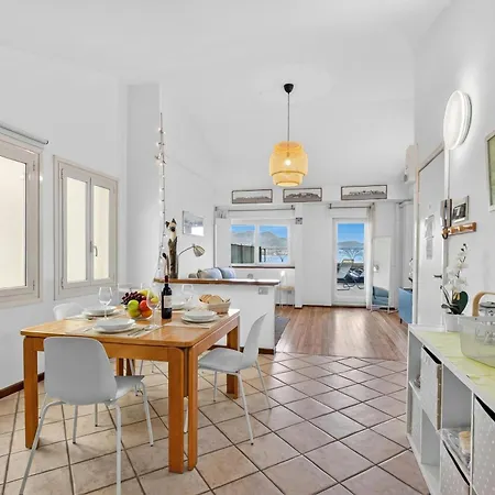 Apartment Rooftop Penthouse - Ac, Lake View With Terrace - Happy Rentals