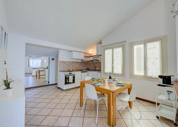 Rooftop On View - Happy Стреза