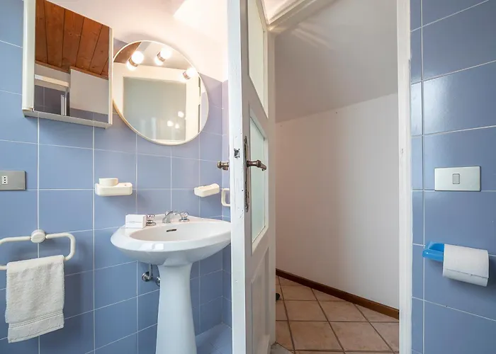 Rooftop On View - Happy * Стреза