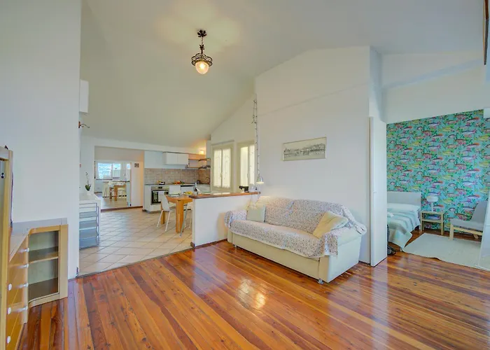 Rooftop On View - Happy Стреза