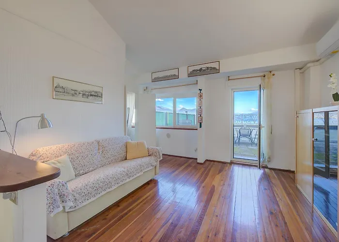 Rooftop On View - Happy